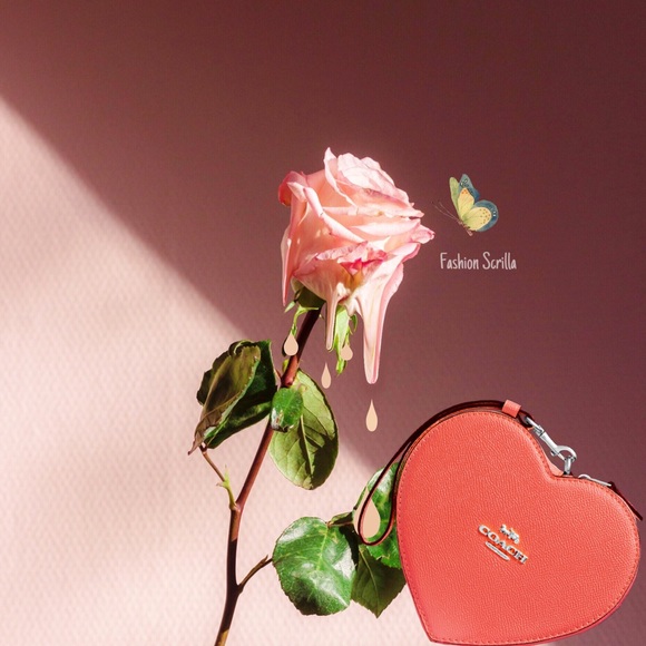 COACH Pink Heart Valentine Wristlet Limited Edition - Picture 7 of 8